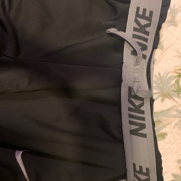 men’s nike black sweatpants - Picture 3 of 4